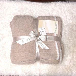 NWT Barefoot Dreams Blanket